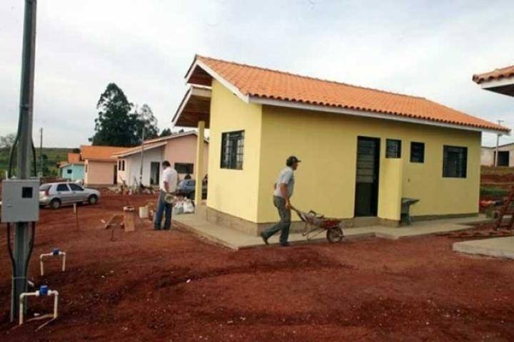 A Brazilian Church uses tithes to build houses for the poor - second image 